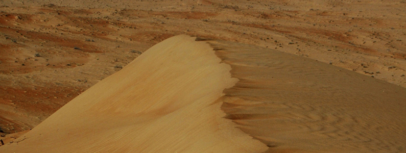 Primo piano di una duna del deserto dell'Oman