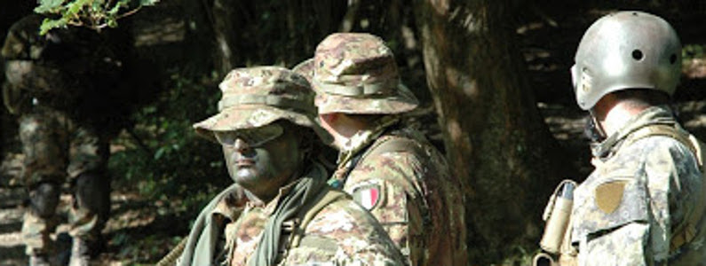 squadra pronta a giocare in un bosco